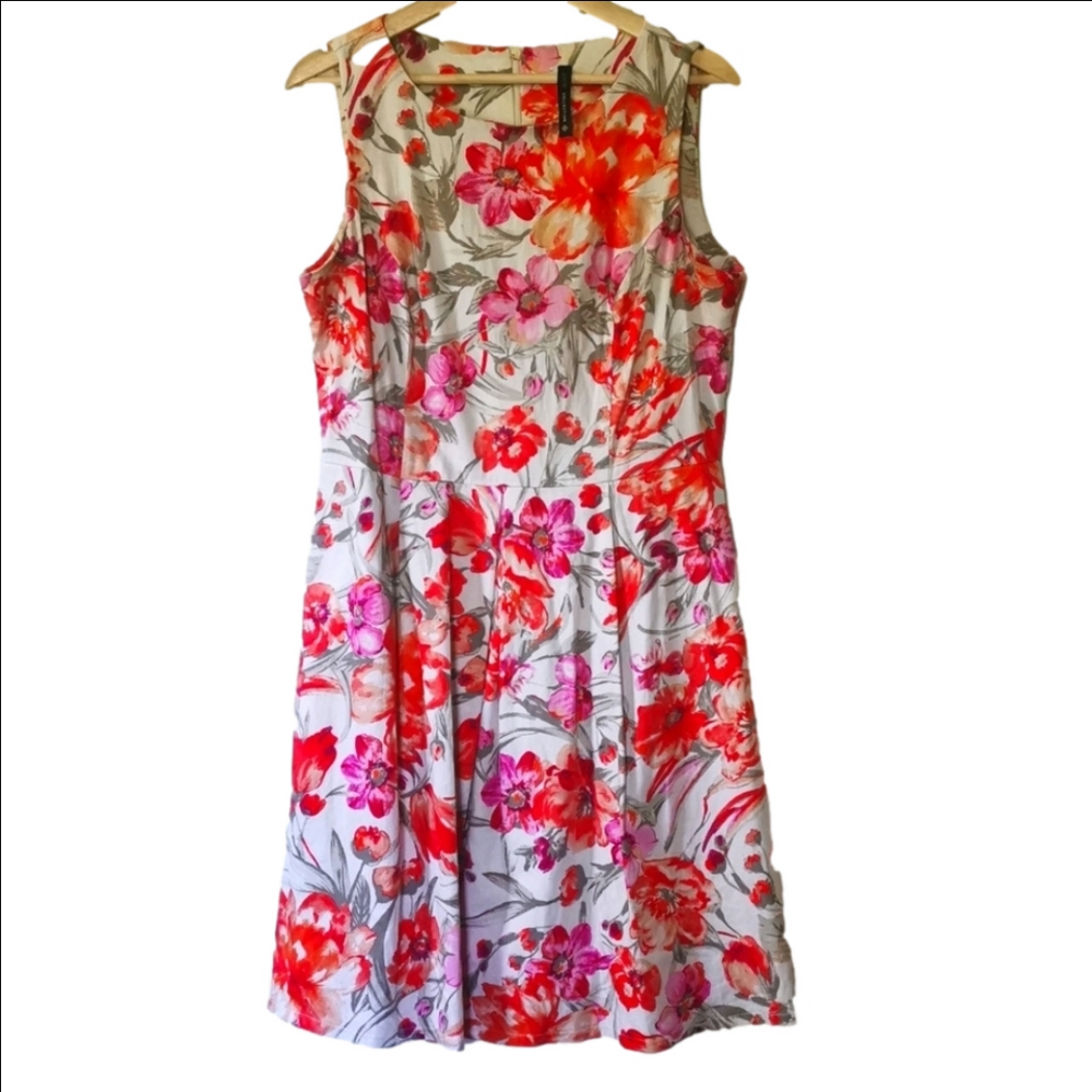 Lori M Collection floral dress. Size large. EUC